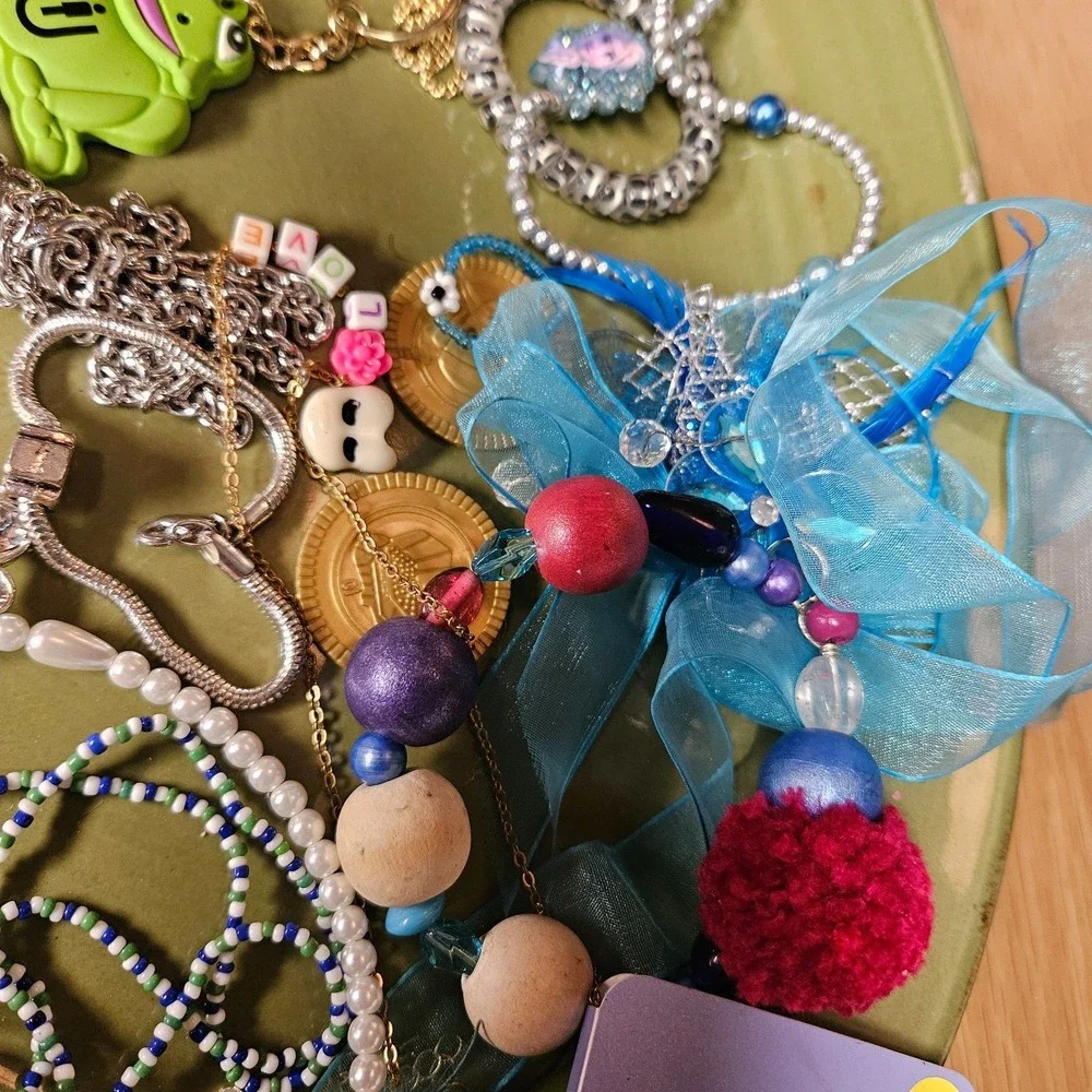Vtg-Now JUNK Jewelry Lot~Young Adult~Teens~Children~ Wear Or For Projects~Crafts